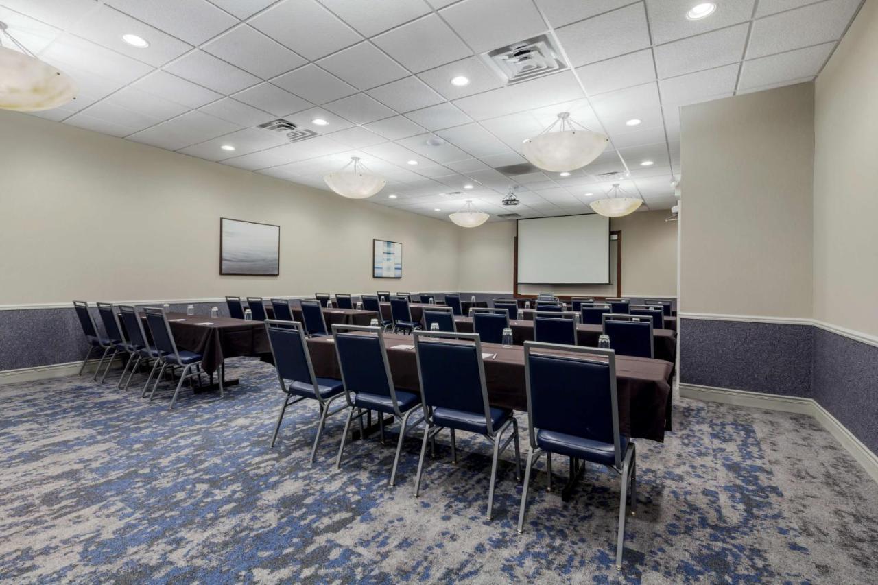 Best Western Plus Dubuque Hotel And Conference Center Zewnętrze zdjęcie
