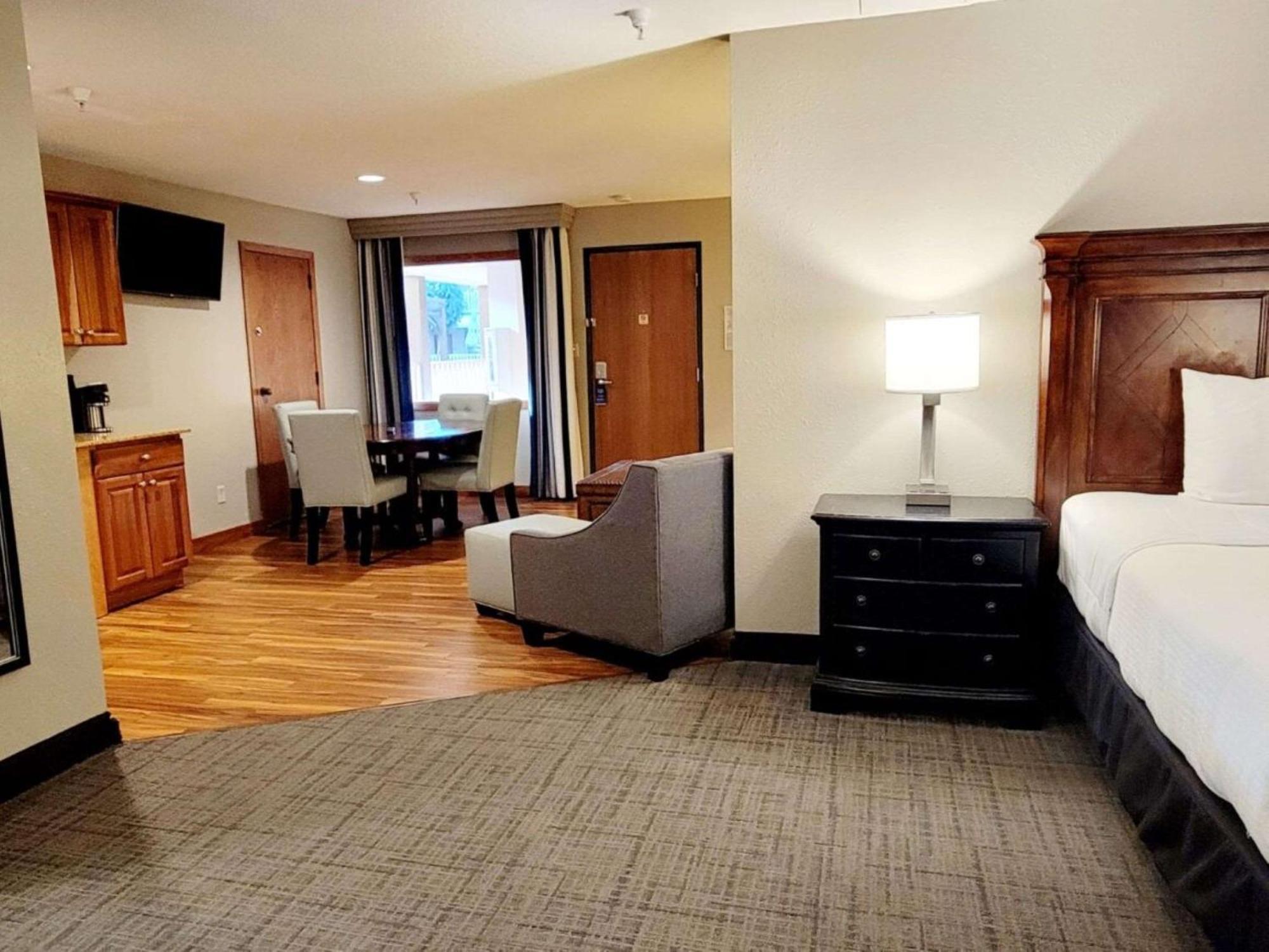 Best Western Plus Dubuque Hotel And Conference Center Zewnętrze zdjęcie